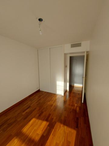 spacieux T3 avec véranda, balcons, double garage la Rochelle quartier Les Minimes