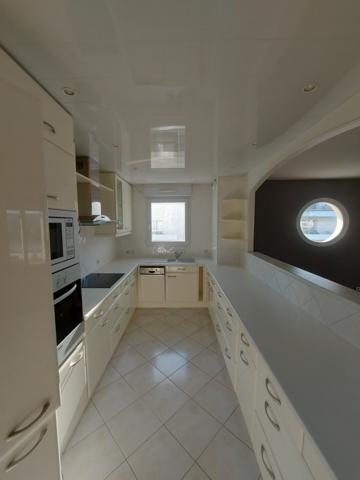 spacieux T3 avec véranda, balcons, double garage la Rochelle quartier Les Minimes