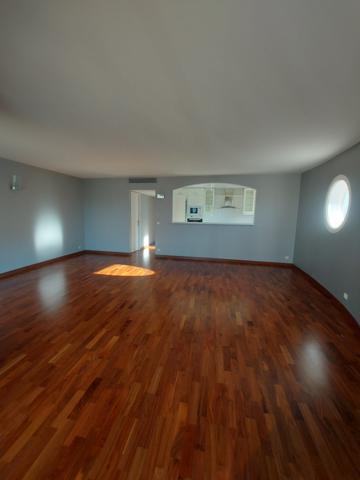 spacieux T3 avec véranda, balcons, double garage la Rochelle quartier Les Minimes