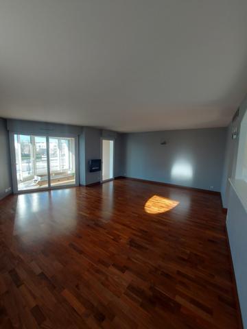 spacieux T3 avec véranda, balcons, double garage la Rochelle quartier Les Minimes