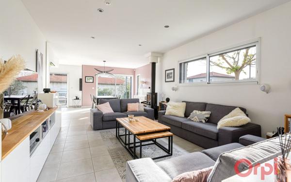 Maison à vendre    5 pièces •  Charly