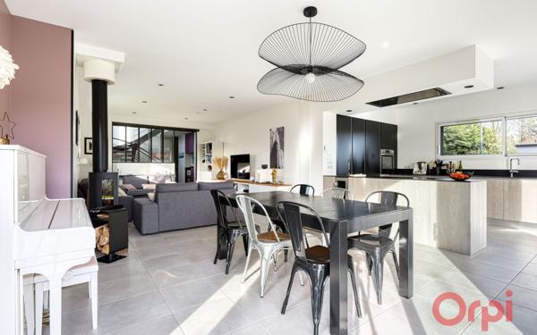 Maison à vendre    5 pièces •  Charly