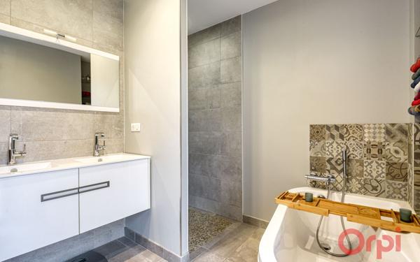 Maison à vendre    5 pièces •  Charly