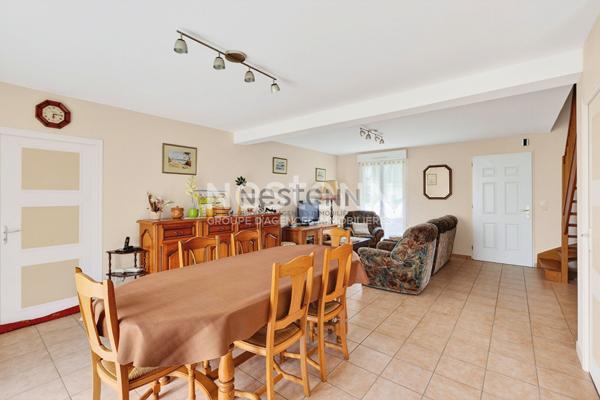 Contemporaine aux portes de Lamballe Rare à la vente ! Vivable de plain pied, proche des commodités et de la gare