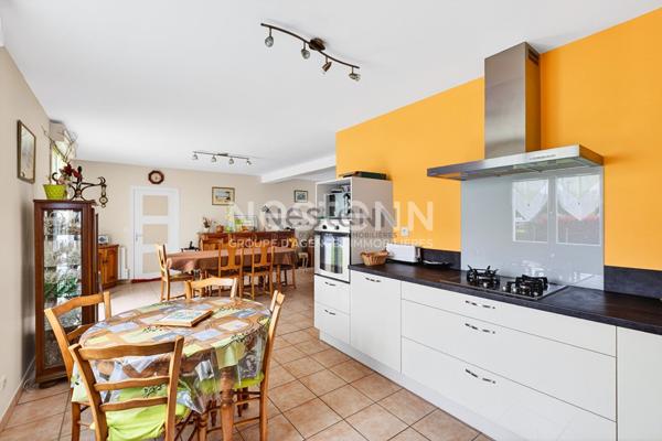 Contemporaine aux portes de Lamballe Rare à la vente ! Vivable de plain pied, proche des commodités et de la gare