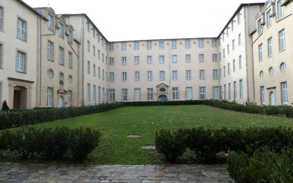 Appartement à louer    1 pièce •  Limoges