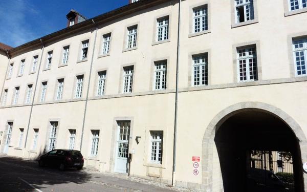 Appartement à louer    1 pièce •  Limoges