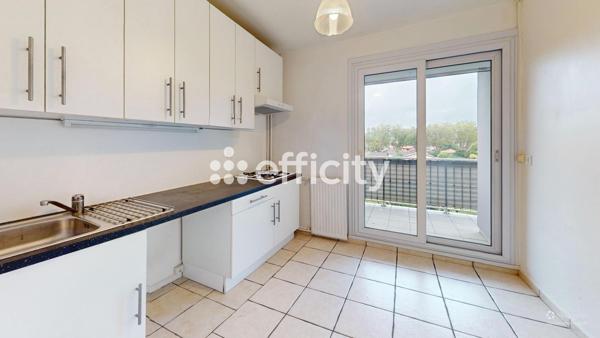 Appartement
         2 pièces
        - 48 m² Exclusivité 179 000 € *