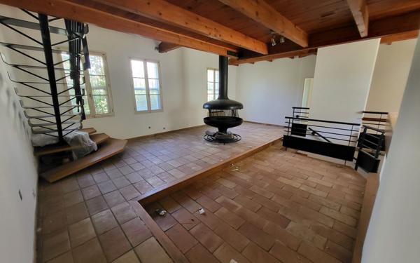 Maison à vendre    5 pièces •  Châteauneuf-les-Martigues