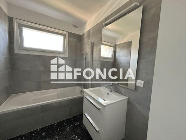 Location Appartement 3 pièces 72.3 m² - 72-74 BOULEVARD SADI CARNOT Le Cannet 06110