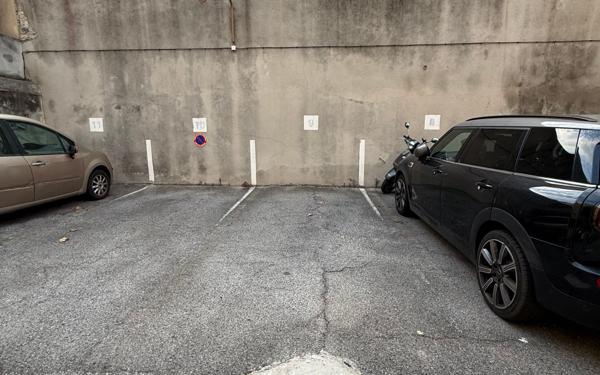 Stationnement à louer    Marseille 6