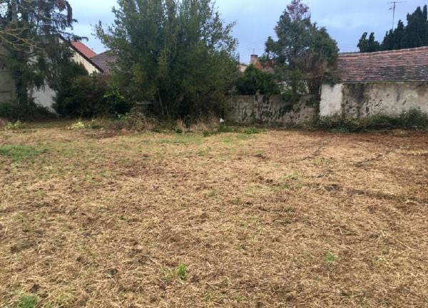 Terrain à vendre    720 m2 Domérat