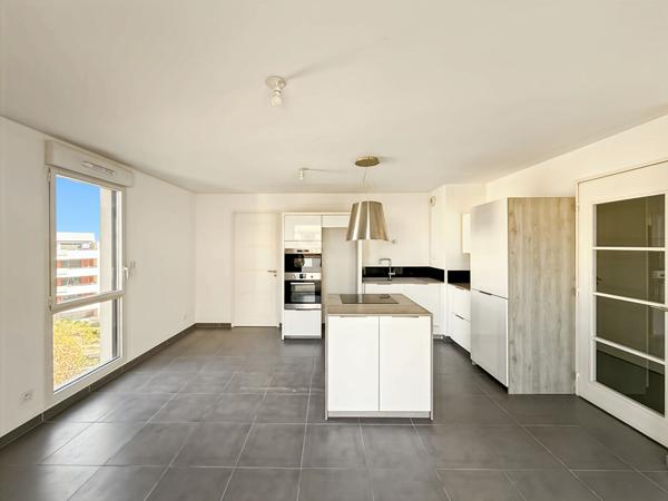 Appartement Aix En Provence 3 pièces - terrasse 58 m2 - Garage.