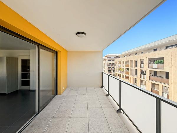 Appartement Aix En Provence 3 pièces - terrasse 58 m2 - Garage.