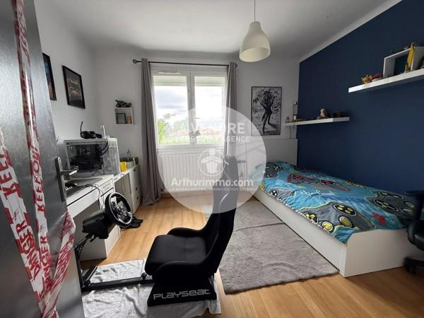 Vente                                                      Maison
                        
                     7 pièces                      191 m2                     à Le Loroux-Bottereau