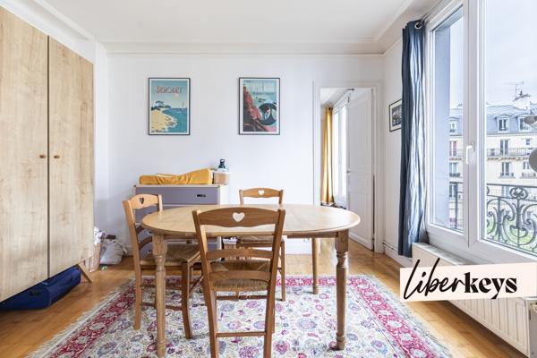 PARIS 20e – GAMBETTA | 2 PIÈCES DE CHARME AU DERNIER ÉTAGE