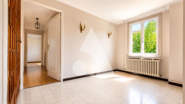 Maison 5 pièces 121.7 m2