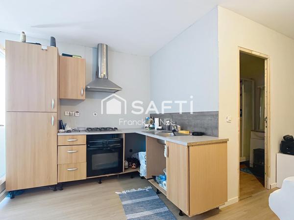 immeuble de rapport composé de 3 appartements et 7 studios