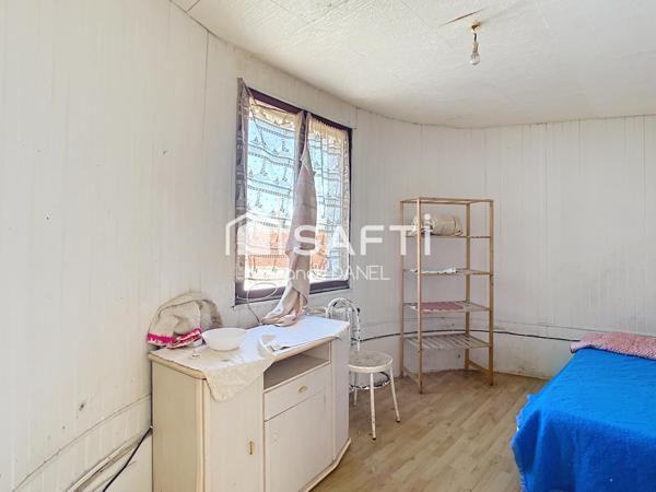 immeuble de rapport composé de 3 appartements et 7 studios