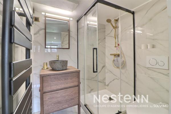 Saint-Priest Manissieux Maison 5 pièces 166m2, terrasse, double garage, terrain 730m2 plat et piscinable.