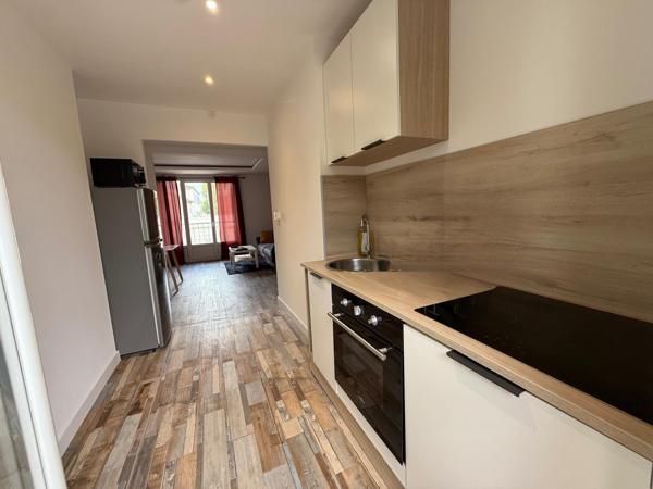 2 chambres et balcons au coeur de La Garde