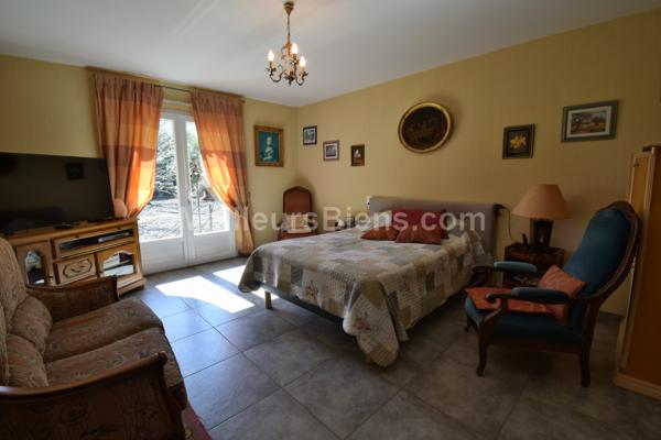 VIAGER occupé, 4pièces 148 m2, terrain 1722 m2