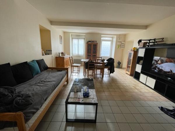 ANDOUILLE "Centre" Maison de bourg - 3 chambres - terrain clos - garage motorisé