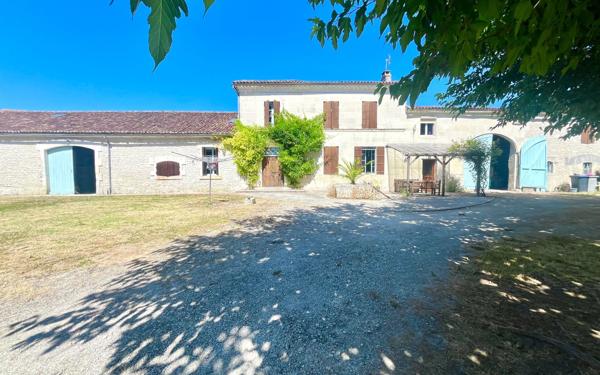 Maison à vendre    27 pièces •  Brives-sur-Charente