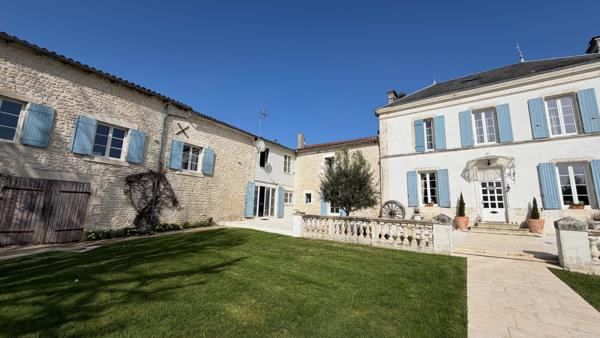 Elégante Maison de Maître avec 5 chambres d'hôtes Saint-Jean-d'Angély (17400)