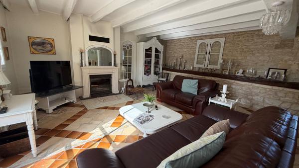 Elégante Maison de Maître avec 5 chambres d'hôtes Saint-Jean-d'Angély (17400)