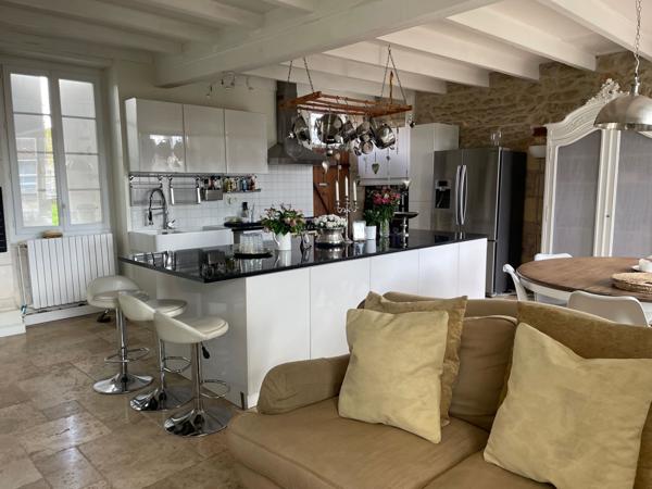 Elégante Maison de Maître avec 5 chambres d'hôtes Saint-Jean-d'Angély (17400)