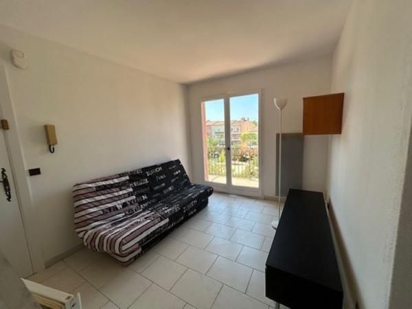 A LOUER STUDIO MEUBLE