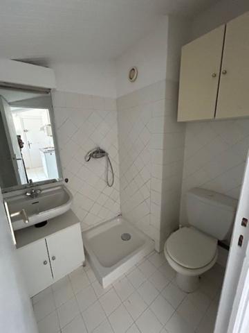 A LOUER STUDIO MEUBLE