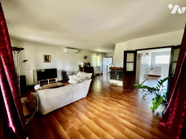 Maison familiale 5 chambres possibilité 6 avec vue et piscine