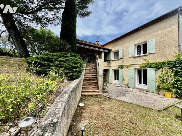 Maison familiale 5 chambres possibilité 6 avec vue et piscine