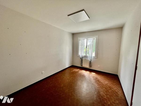 Maison familiale 5 chambres possibilité 6 avec vue et piscine