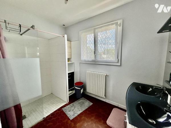 Maison familiale 5 chambres possibilité 6 avec vue et piscine