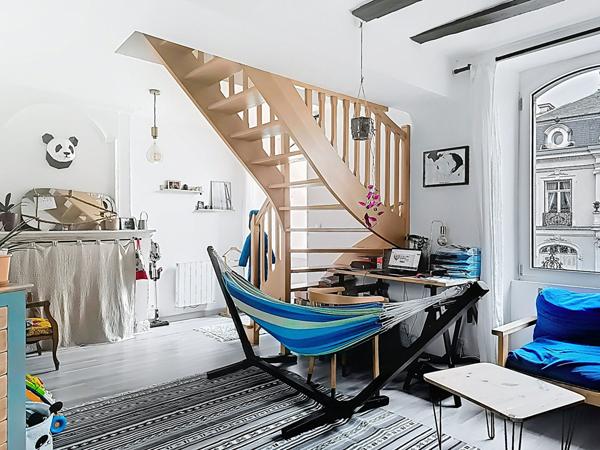 EXCLUSIVITÉ Maison de ville pleine de charme rénovée à FENEU