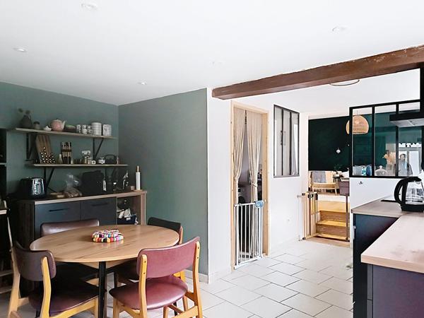 EXCLUSIVITÉ Maison de ville pleine de charme rénovée à FENEU