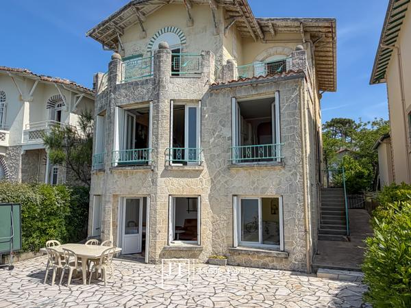 Maison 8 pièce(s) 6 chambre(s) 160 m²