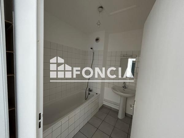 Location Appartement 2 pièces 55.83 m² - DU LUDUGRIS Quimper 29000