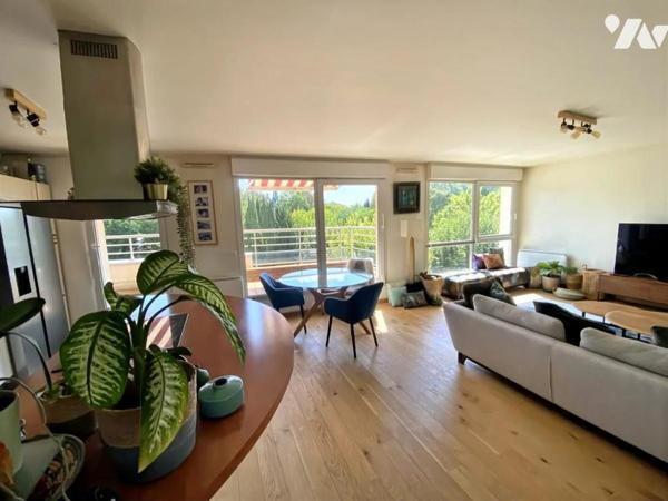 APPARTEMENT / TERRASSE / GARAGE ET PARKING