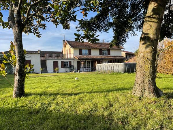 Maison de 135m² et dépendances sur un terrain clos de 1368m²