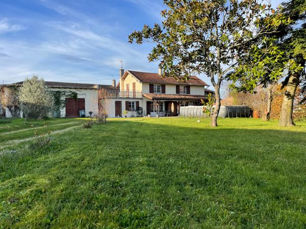 Maison de 135m² et dépendances sur un terrain clos de 1368m²