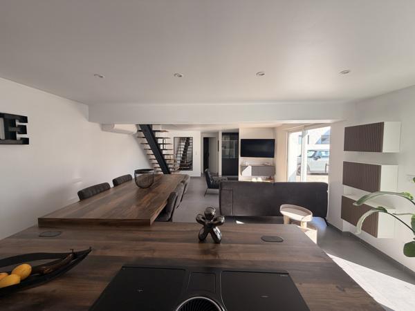 Maison
                                                                                                                                                                                                                                                                                                                        4 pièce(s)                                                                                                                                                                                                          3 chambre(s)                                                                                                                                                                                                          114  m²