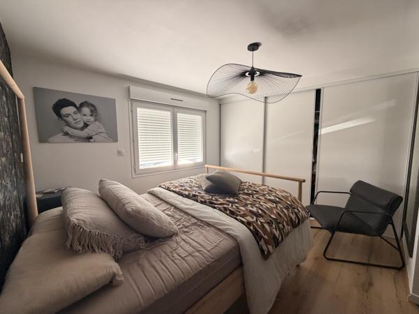 Maison
                                                                                                                                                                                                                                                                                                                        4 pièce(s)                                                                                                                                                                                                          3 chambre(s)                                                                                                                                                                                                          114  m²
