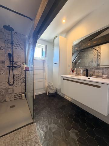 Maison
                                                                                                                                                                                                                                                                                                                        4 pièce(s)                                                                                                                                                                                                          3 chambre(s)                                                                                                                                                                                                          114  m²