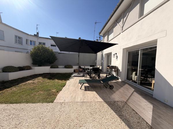 Maison
                                                                                                                                                                                                                                                                                                                        4 pièce(s)                                                                                                                                                                                                          3 chambre(s)                                                                                                                                                                                                          114  m²