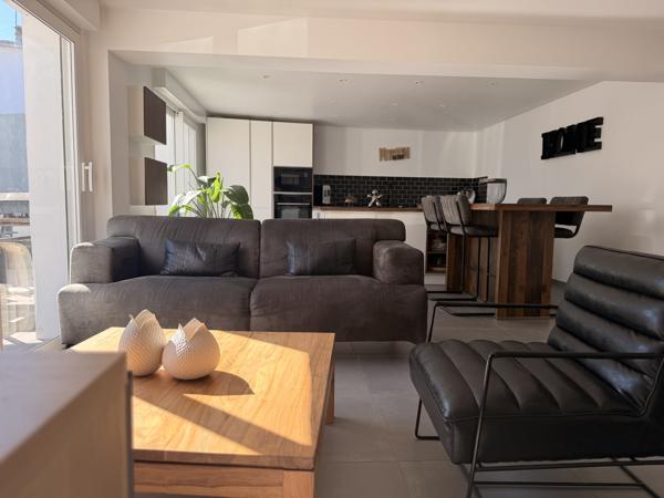 Maison
                                                                                                                                                                                                                                                                                                                        4 pièce(s)                                                                                                                                                                                                          3 chambre(s)                                                                                                                                                                                                          114  m²