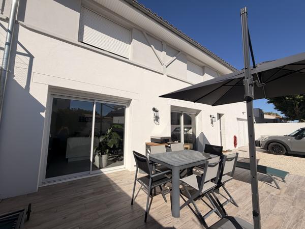 Maison
                                                                                                                                                                                                                                                                                                                        4 pièce(s)                                                                                                                                                                                                          3 chambre(s)                                                                                                                                                                                                          114  m²